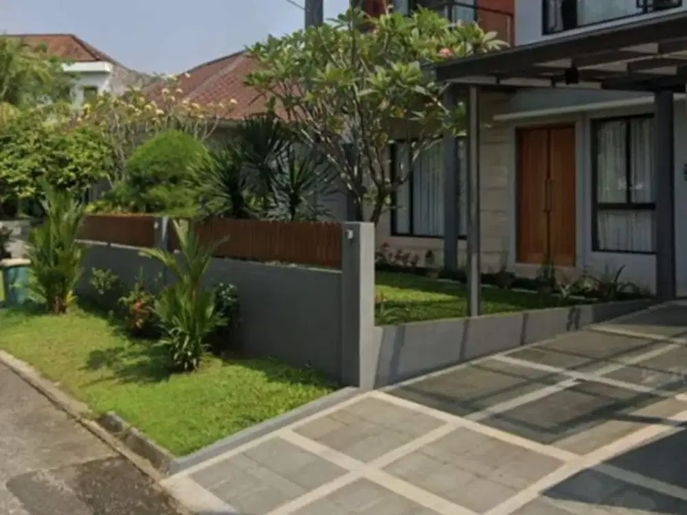 Di Jual  Rumah Strategis di Sentul City dengan udara yang sejuk dan nyaman