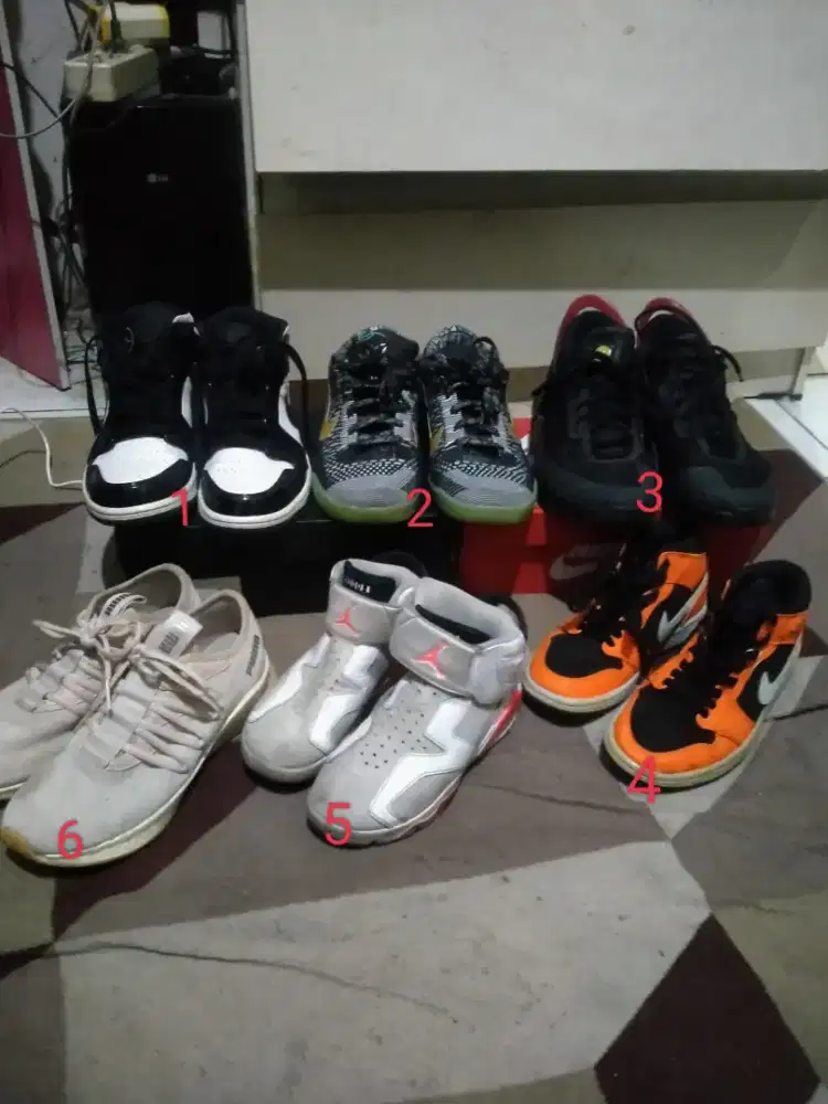 Sepatu basket second legit