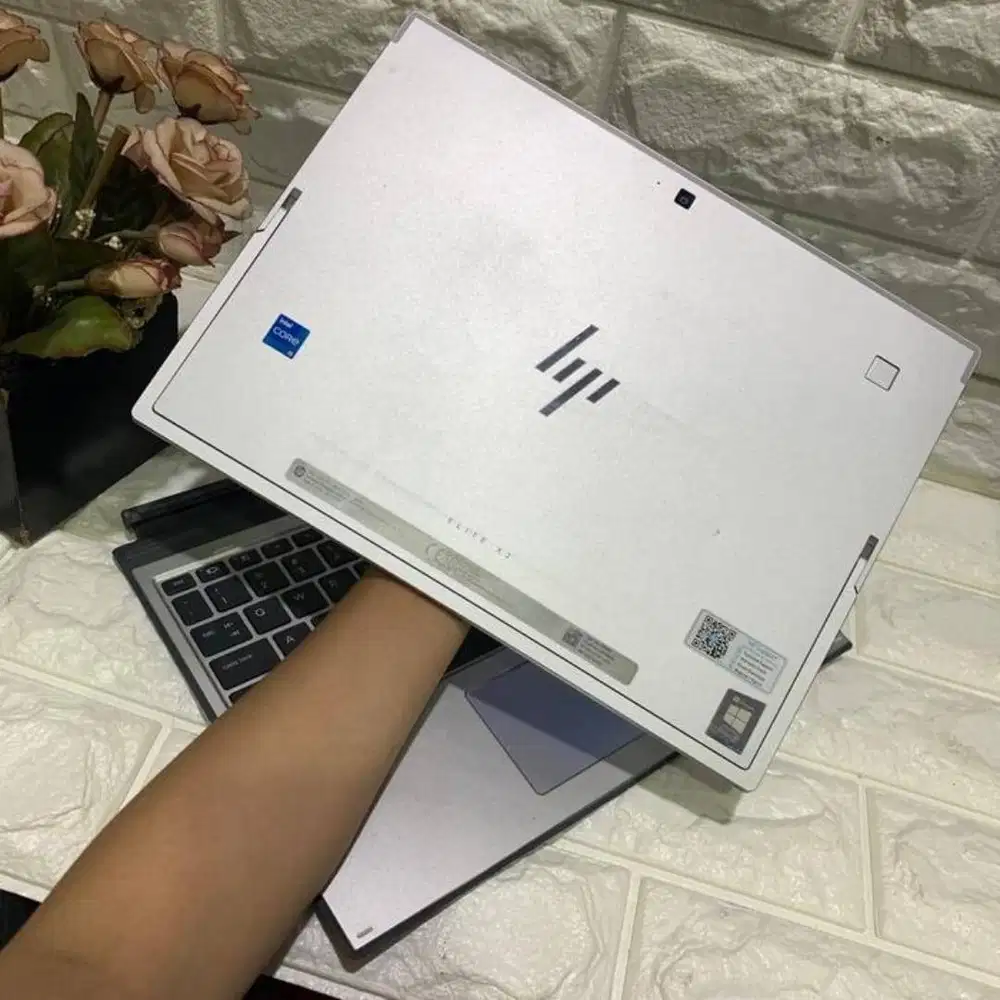 Laptop 2in1 HP Folio X2 Core i5 GEN 11 RAM 8GB/256GB kuliah kerja