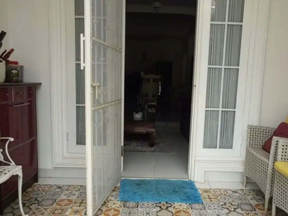 Di Jual Rumah Strategis di Citra grand