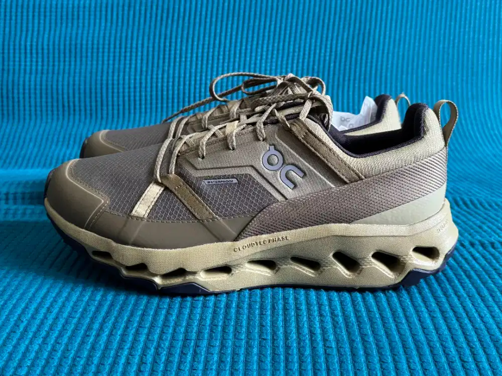 Sepatu on Running Cloud Horizon