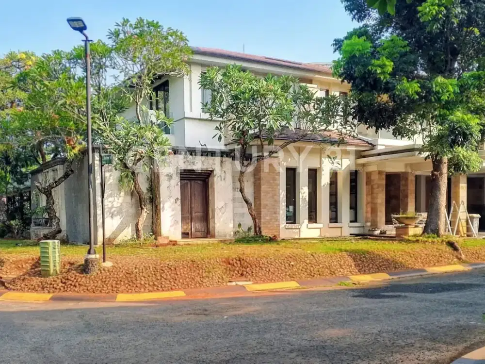 Rumah Mewah Posisi Hook Dg Swimming Pool Dalam Cluster Menteng