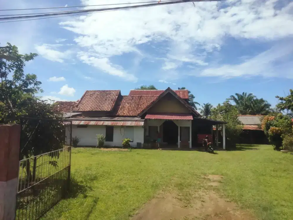 DIJUAL RUMAH HALAMAN LUAS JALAN SRIGADING TANAH MAS KM 14 BANYUASIN