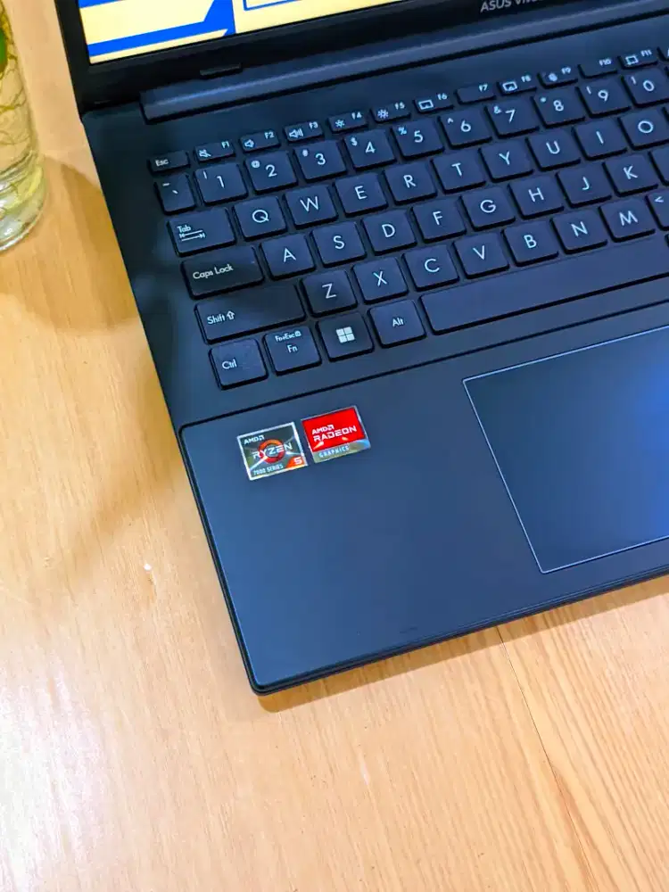 Laptop Asus vivobook GO 15 E1504FA Ryzen 5 7rb 8GB DDR5/512GB NVMe