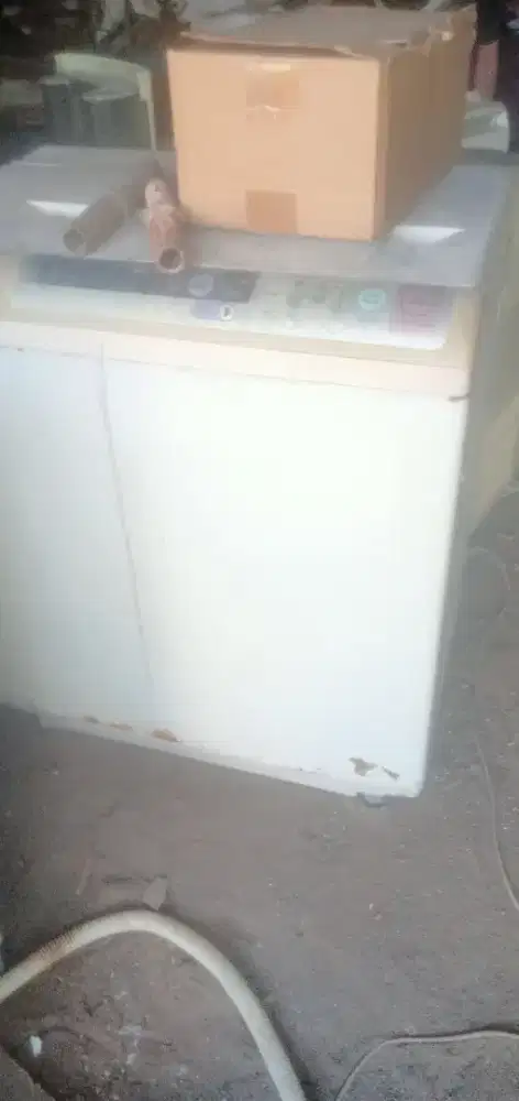 Di cari dan dibeli barang bekas seperti elektronik fleser dll