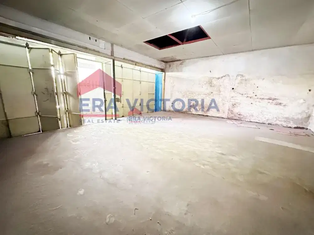 Bangunan Multifungsi Tengah Kota Malang Cocok untuk Usaha, Gudang, atau Hunian