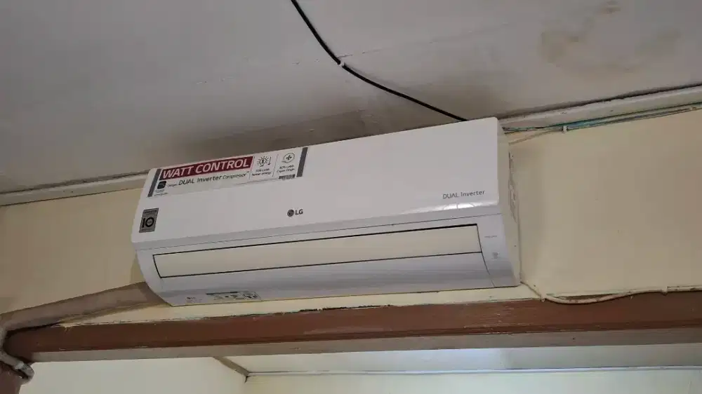 JUAL CEPAT AC LG 1 PK baru 2 tahun pemakaian