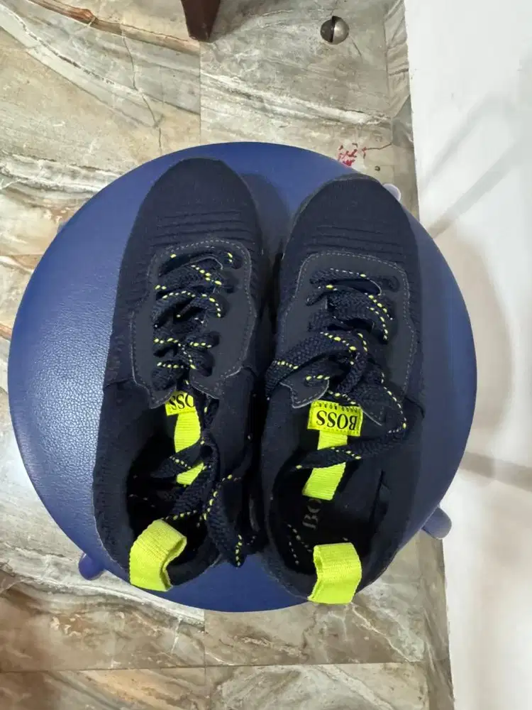 Sepatu anak laki laki boss