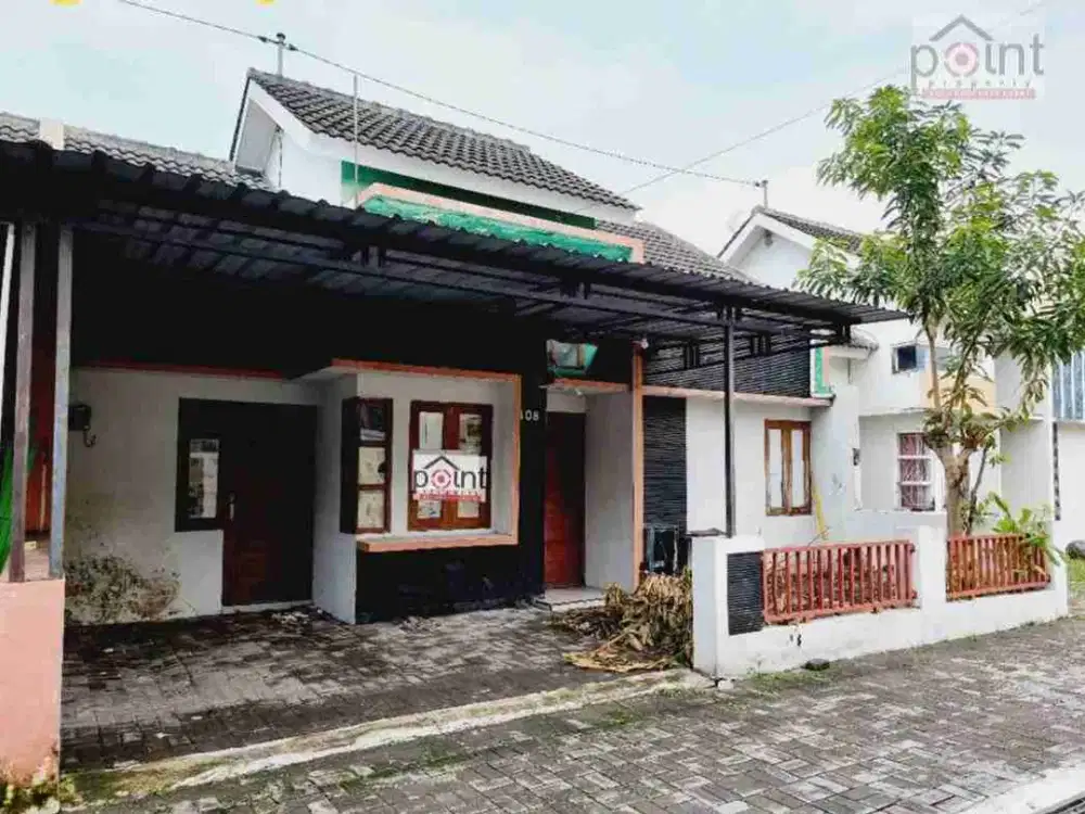 Rumah Second Nyaman di Cluster One Gate Karanganyar