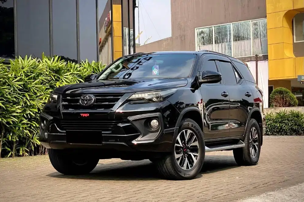 TOYOTA FORTUNER VRZ TRD AT DIESEL 2018 HITAM PROMO MURAH DP MINIM