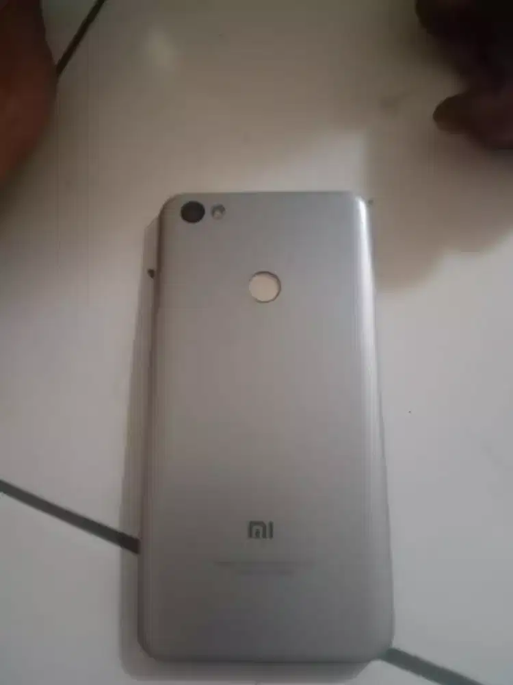 Redmi note5a prime 3/32 batang ada tompel yang lainnya normal