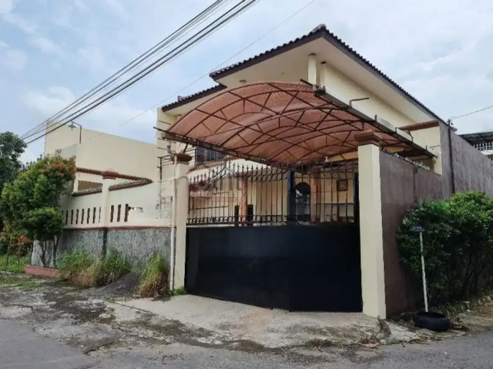 Rumah Mewah 2 Lt Hook Strategis Di Jajar Solo