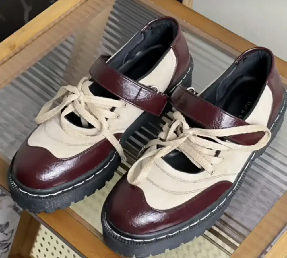 Slipon wanita bahan kulit, bisa eceran kekinian