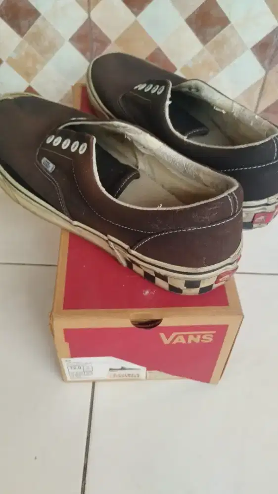Sepatu vans era ukuran 44-45 bisa masuk
