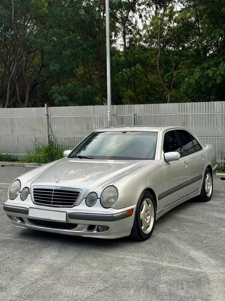 Mercedes Benz W210 New Eyes E240 2002 AT