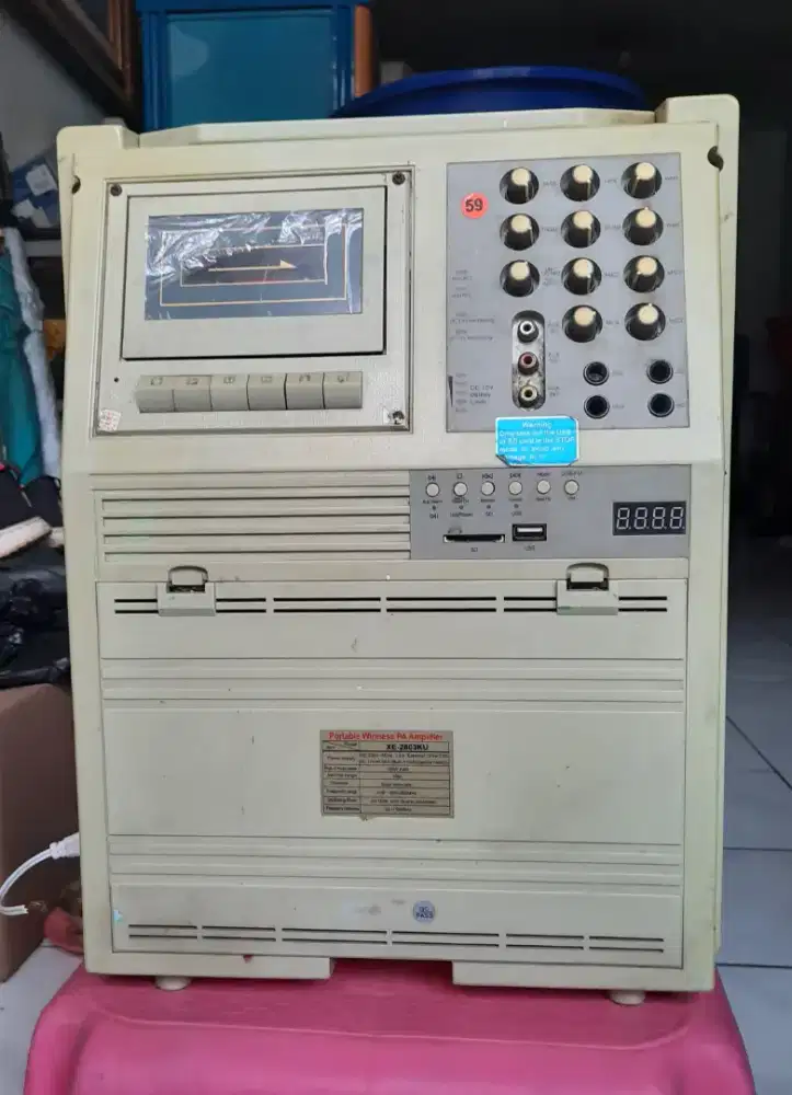 Speaker Pengeras Suara Klasik.