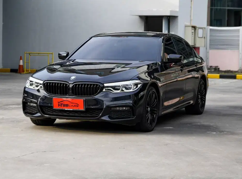 Limited Edition - BMW 520I M SPORT ALCANTARA (G30) Matic 2020