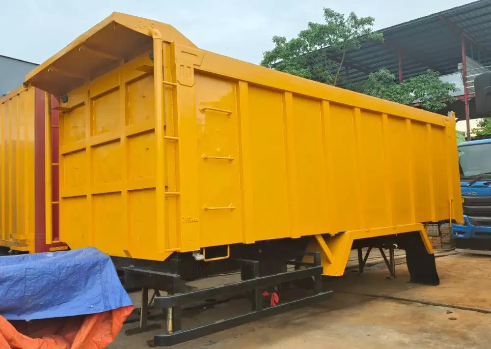 MURAH Dump truk tronton Mitsubishi Fuso 6x4 Isuzu giga dumptruck 10rd