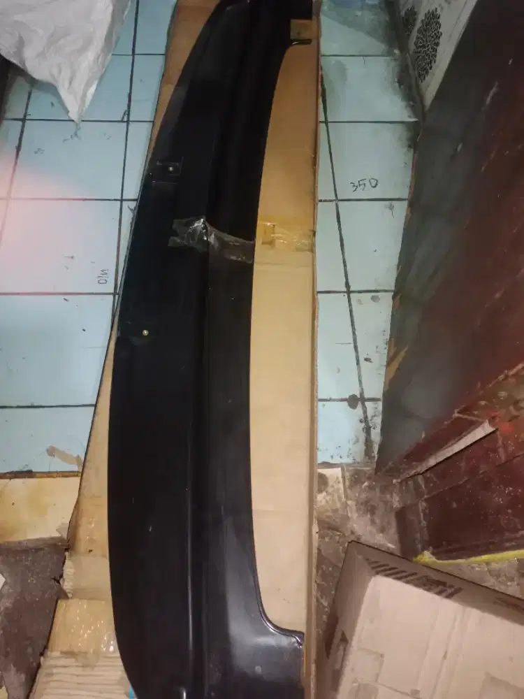 Spoiler kijang kapsul (hitam)