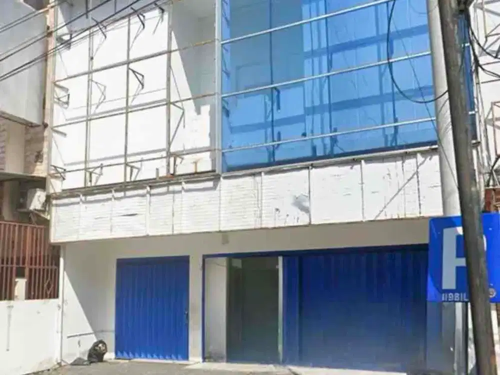 Disewakan bangunan 2 lantai strategiss