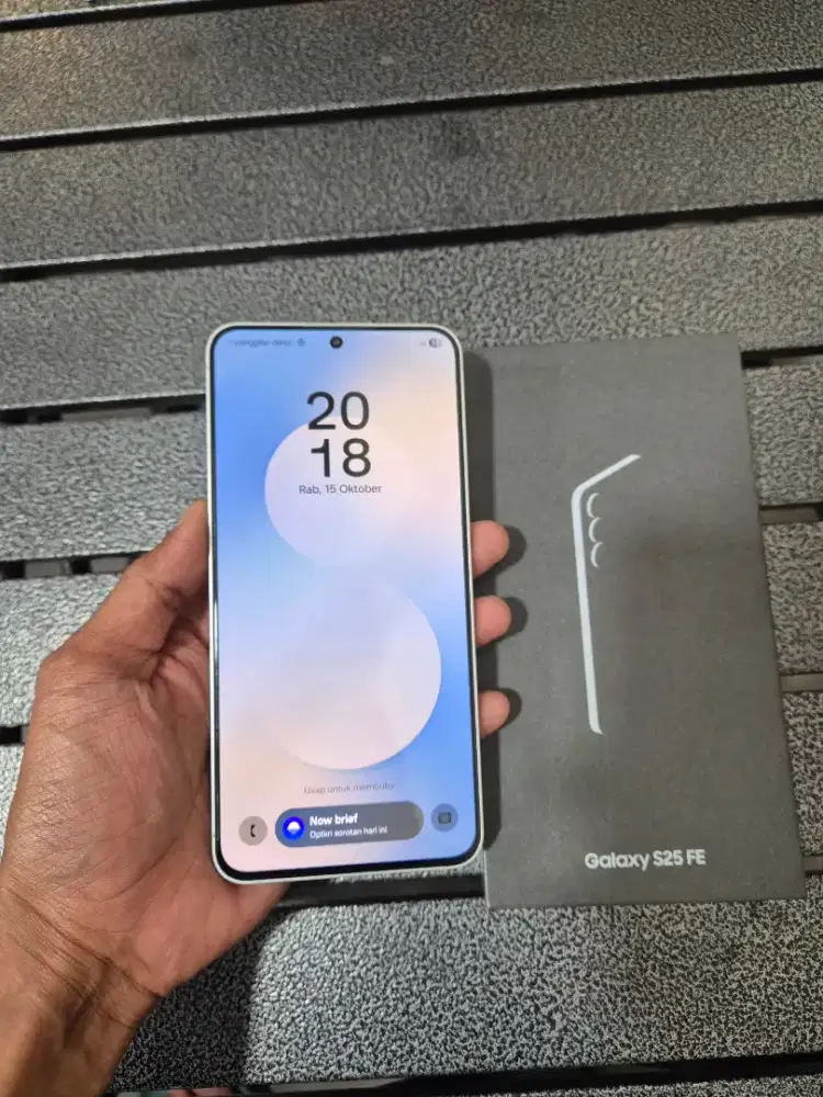Samsung S25 FE 8/256gb sein ice blue like new