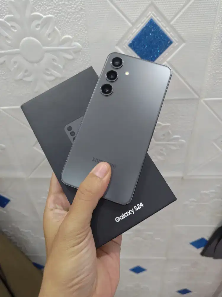 Samsung s24 8/256 resmi Indonesia garansi personal 1 bulan