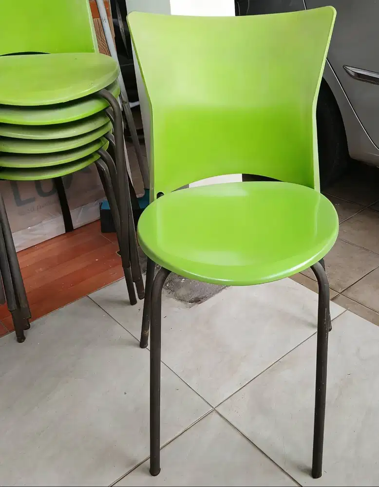 Kursi Plastik (8pcs)