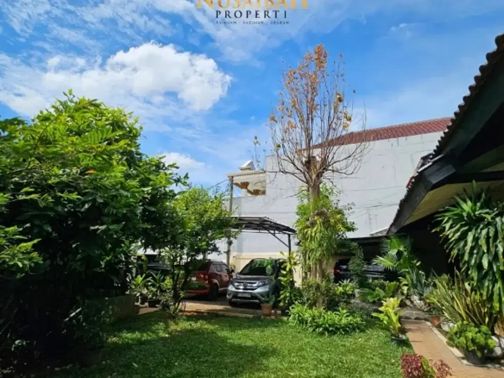 Rumah secondary dan 2 kios  condet nyaman dan asri halaman luas