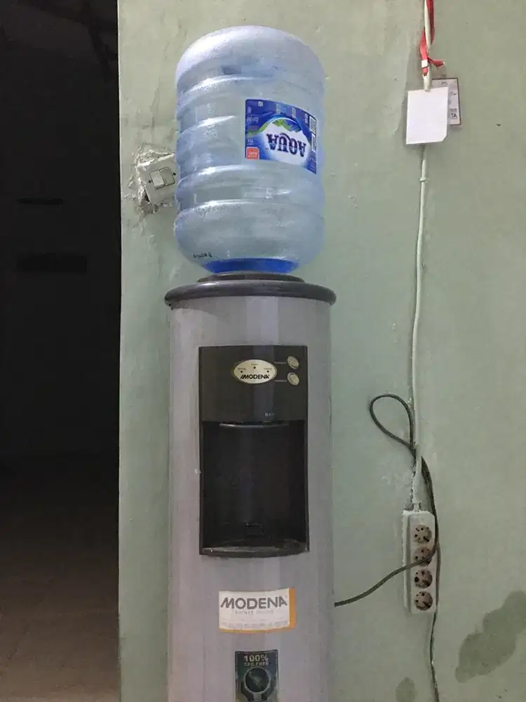 Dispenser merk modena