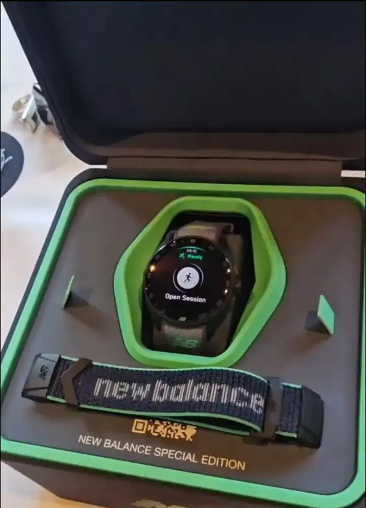 Tag Heuer Connected Calibre E5 x New Balance Special Edition