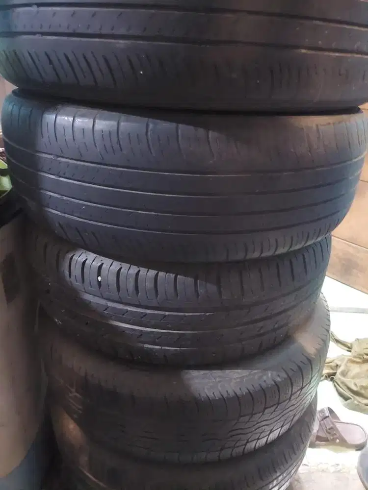 DIJUAL MURAH BAN MOBIL SECOND KONDISI OKE BANGET