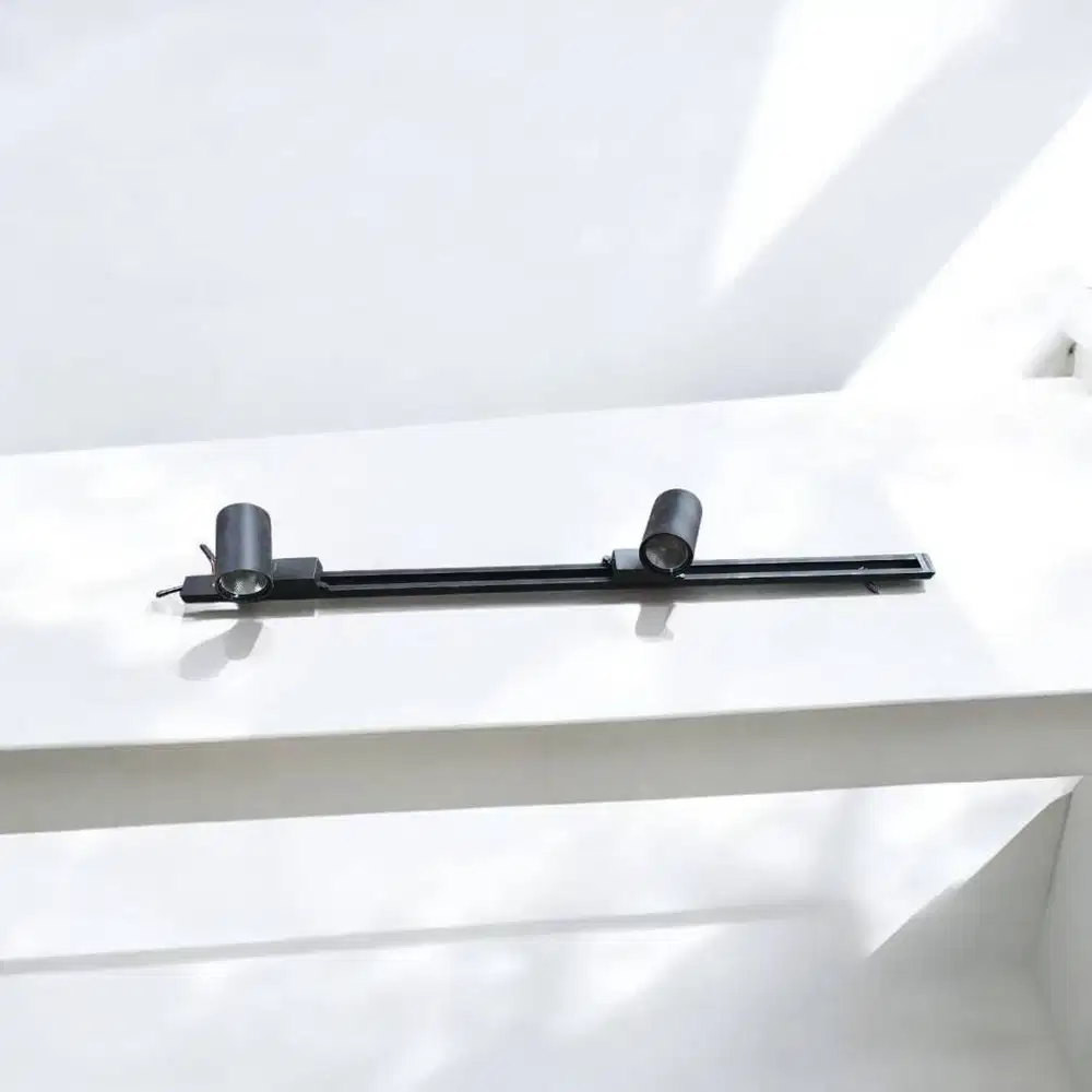 Lampu Sorot Rel 1 Set (Isi 2 Lampu) – Desain Elegan & Fungsional