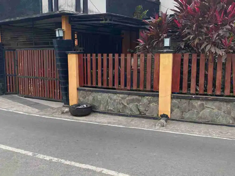 Rumah hook non perum Teluk dekat terminal, Rumah sakit Dadi Keluarga Purwokerto Selatan