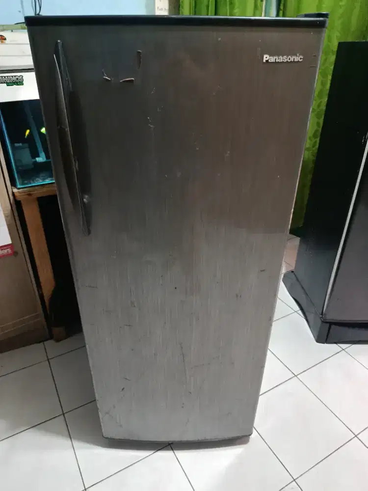 Freezer rak merek panasonic 6 rak