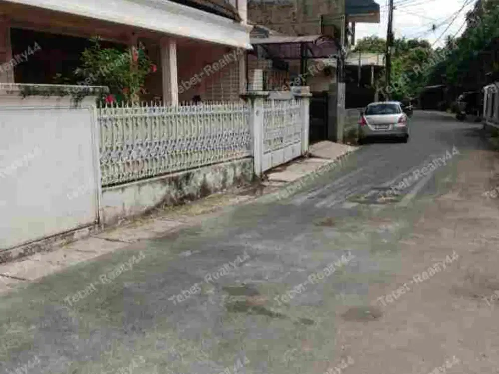Dijual Rumah di Tebet Barat, Jalan 2 mobil