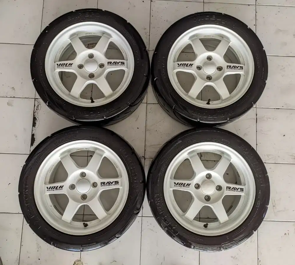 R15 TE 37 L6,5 Et40 4x100 Flow forming+Semi slick Forceum sport 95%