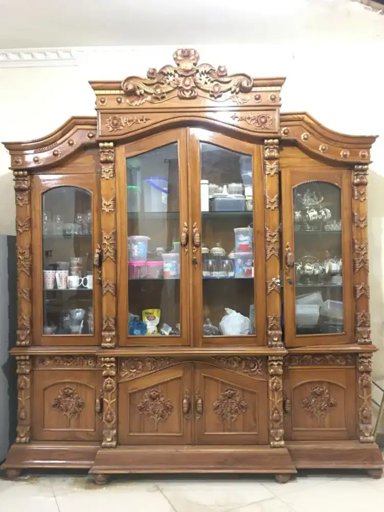 Dijual Cepat Lemari Bupet Hias Jati asli besar kokoh