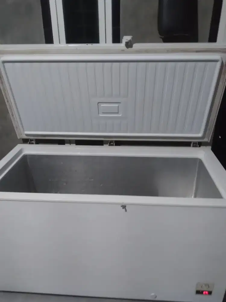 Terima kulkas rusak,ac,mesin cuci,komputer,dll