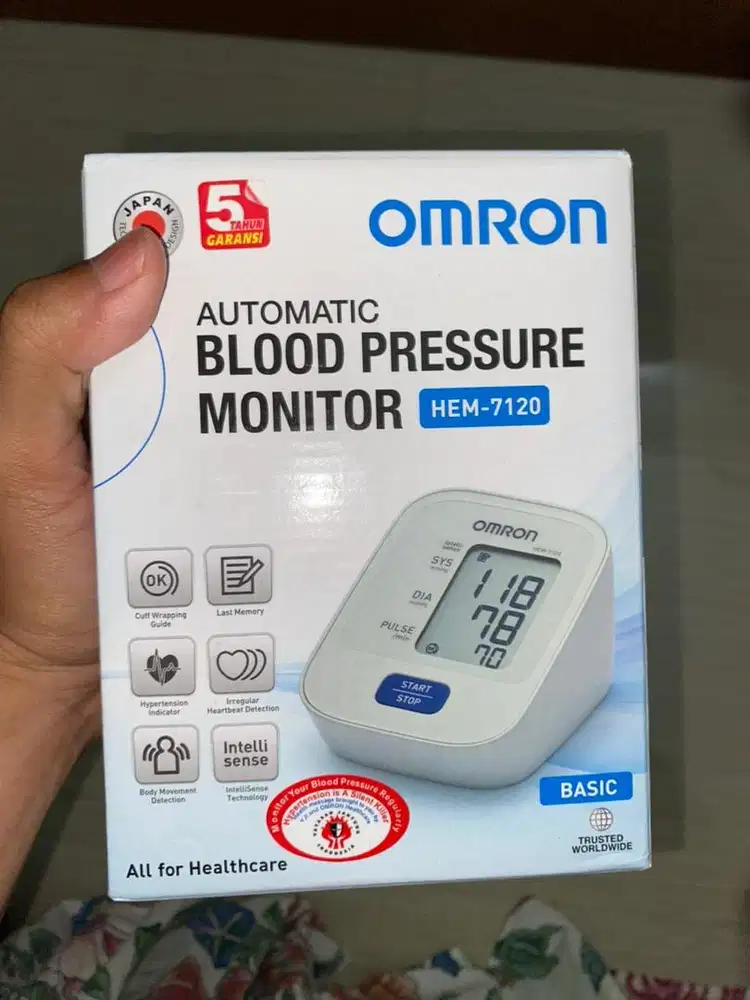 Dijual Omron Blood Pressure Monitor HEM-7120