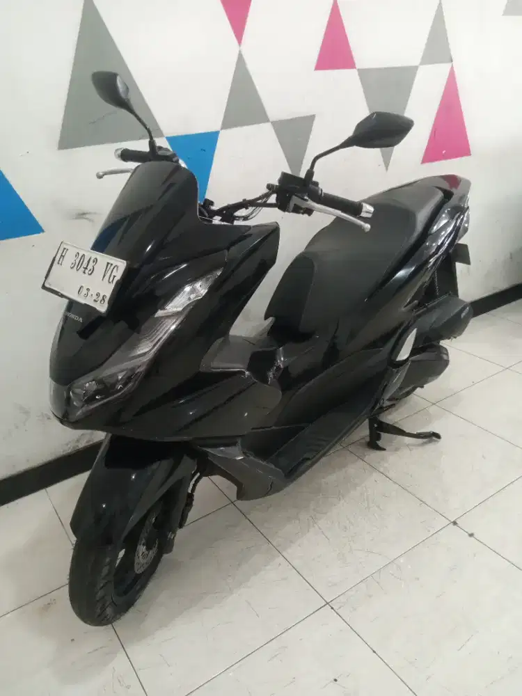 Honda PCX 160 2023 Hitam glossy