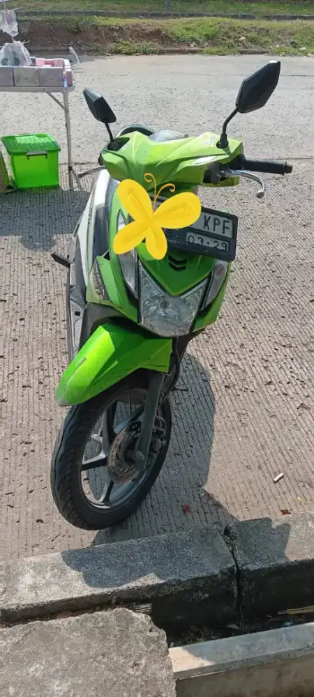 Di jual honda beat FI warna hijau 2014 kaleng motor 2029,surat lengkap