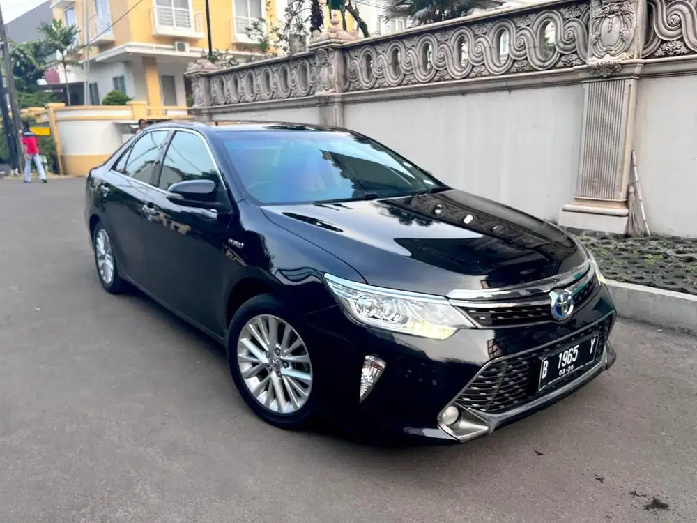 Toyota Camry Hybrid 2.5 L 2016 AT