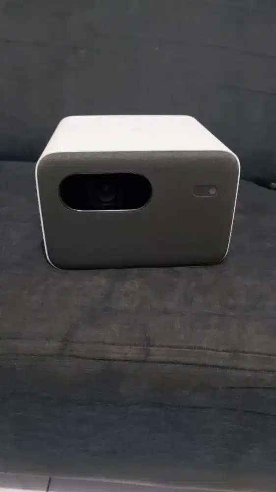 Proyektor xiaomi Mi smart projector 2 pro 1300 Ansi netflix certified
