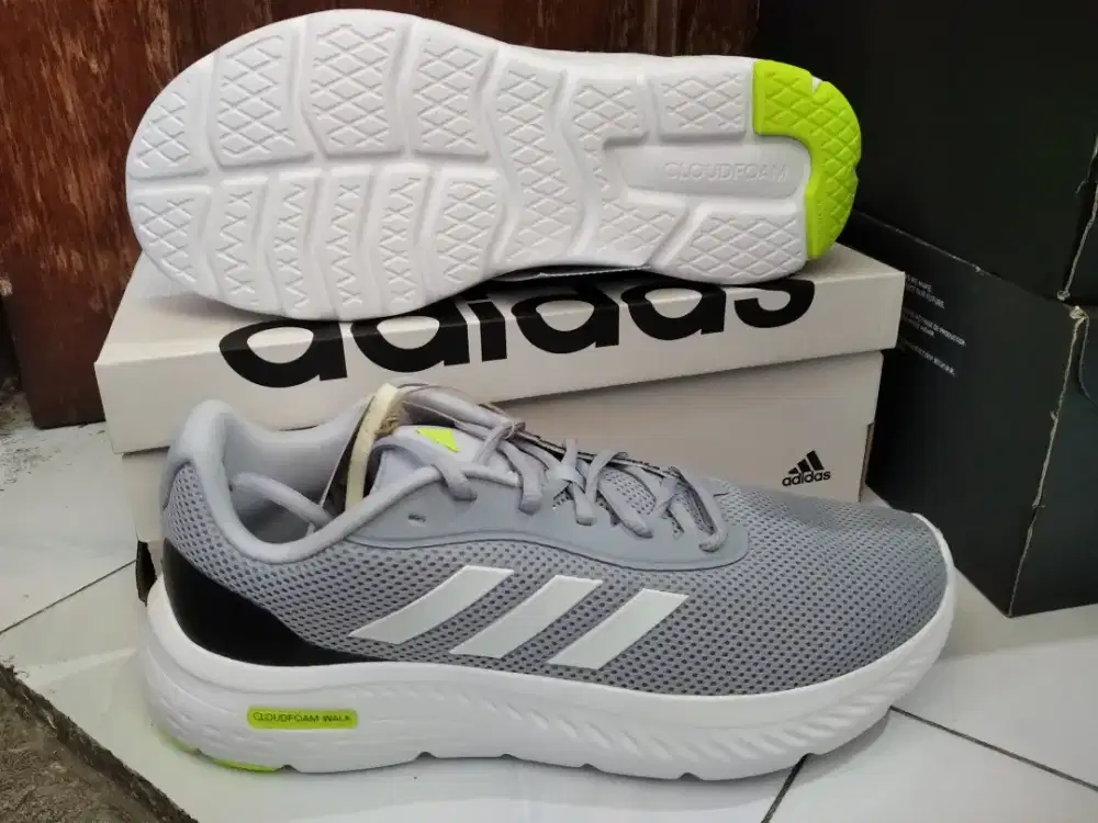 Sepatu Adidas cloudfoam sizs 42 murah