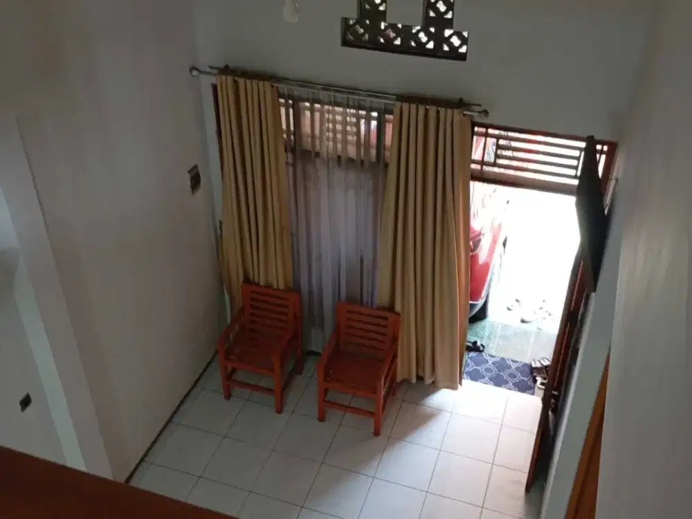 Disewakan Rumah Semi Furnished BSD Tangsel Strategis