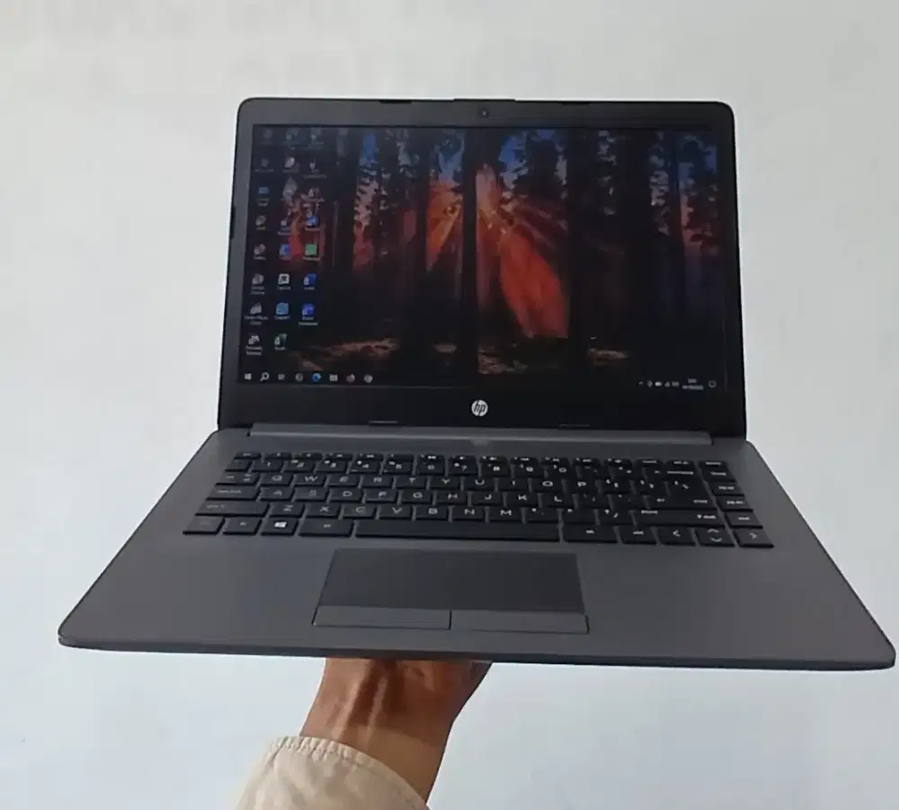 Hp 14 240 G7 Core i5 ram 8GB ssd 512Gb