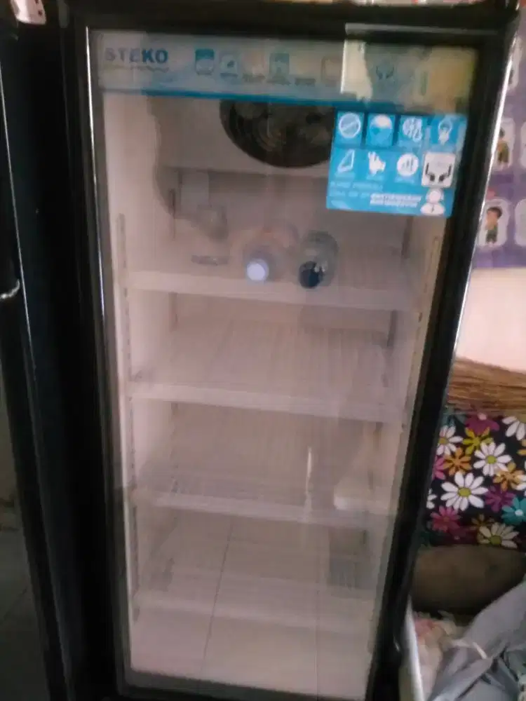 Di Jual Showcase merk STEKO