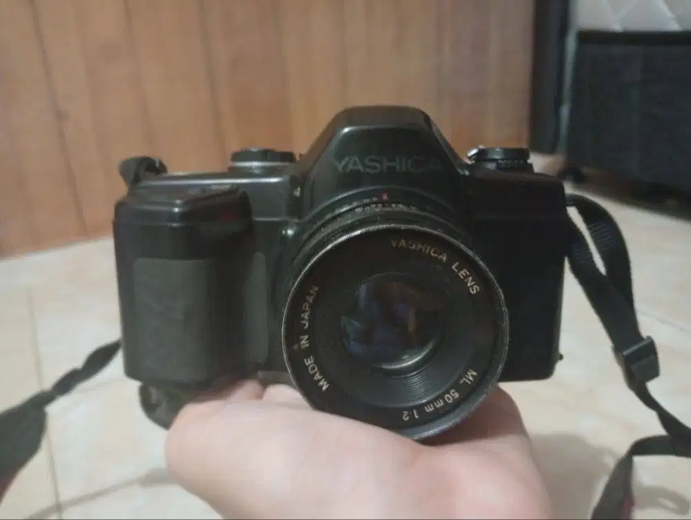 Kamera SLR Yashica 108