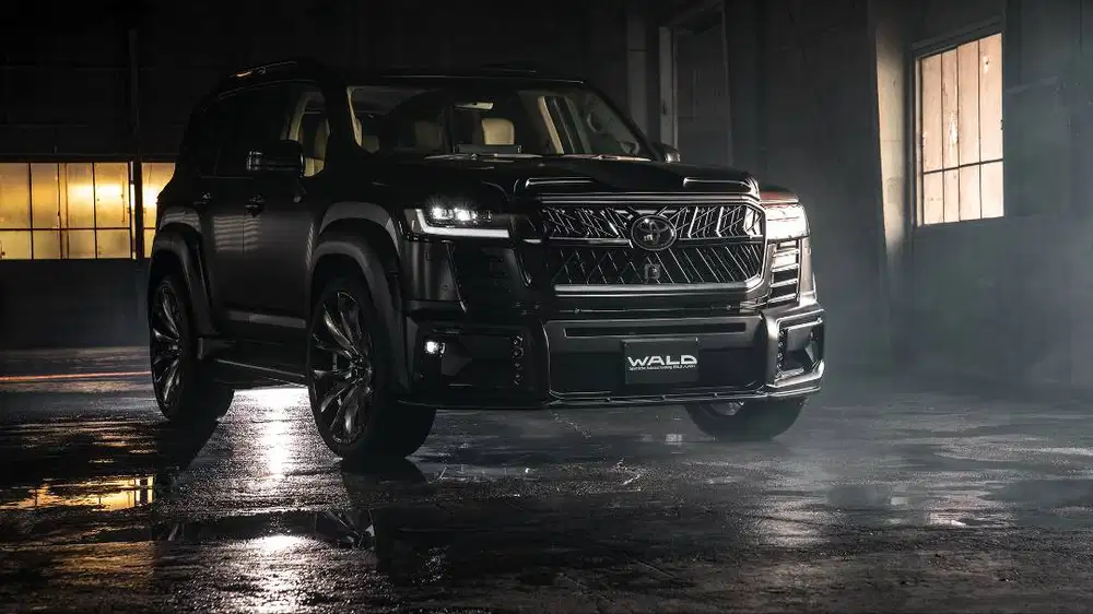 Front Grille Wald Toyota Land Cruiser VX-R 300