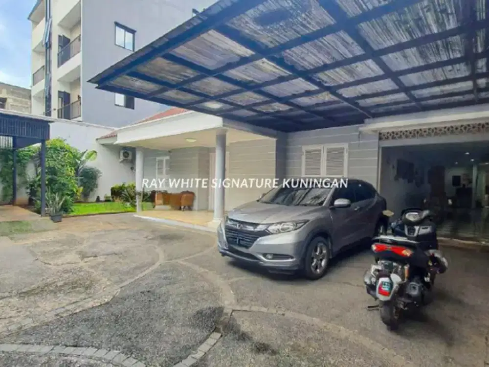 Disewakan Rumah dengan Swimming Pool di Cipete Jakarta Selatan